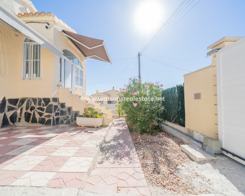 Resale - Fristaende Villa - Urb. La Marina