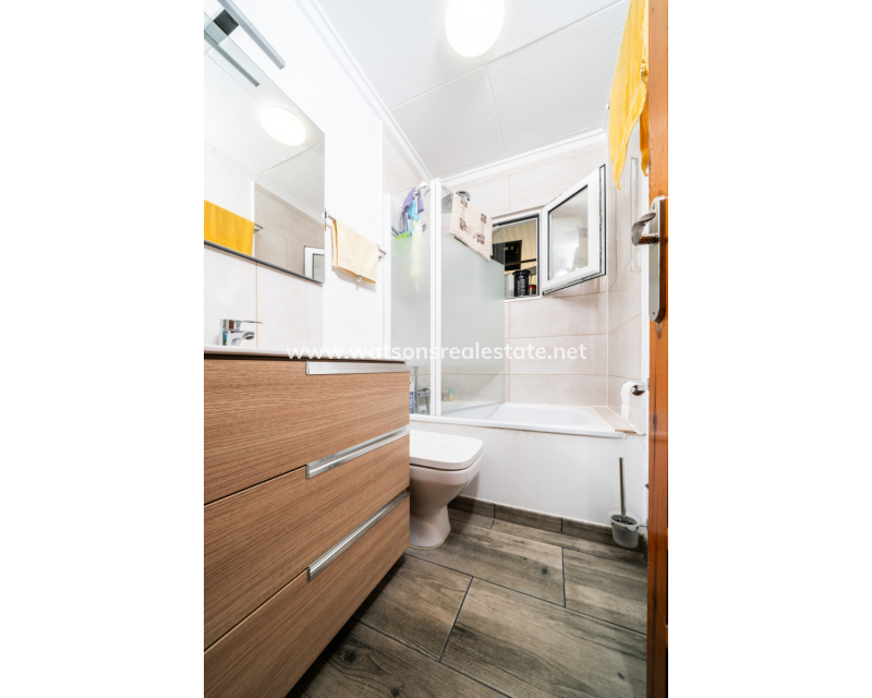 Resale - Fristaende Villa - Urb. La Marina