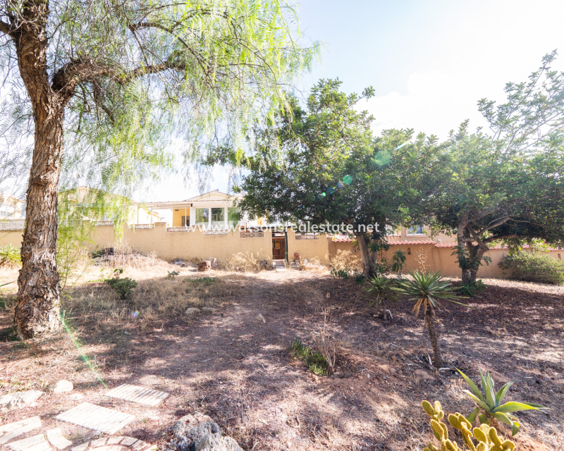 Resale - Fristaende Villa - Urb. La Marina