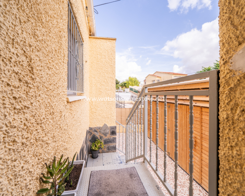 Resale - Fristaende Villa - Urb. La Marina