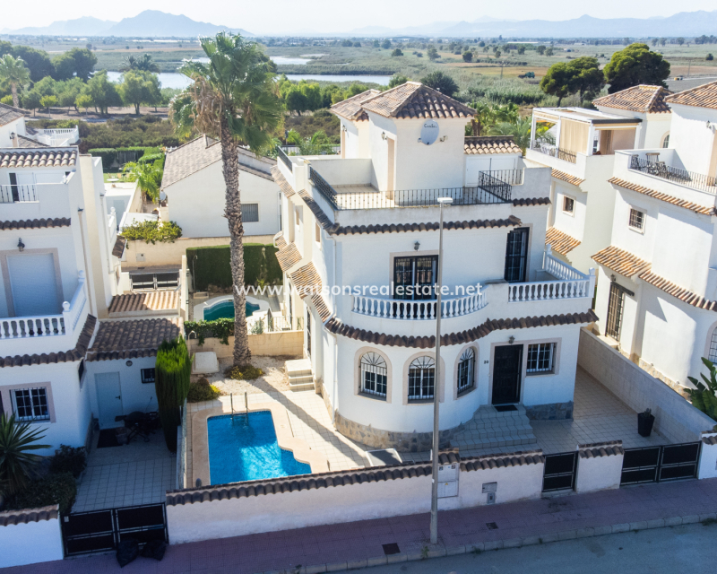Resale - Fristaende Villa - Urb. La Marina