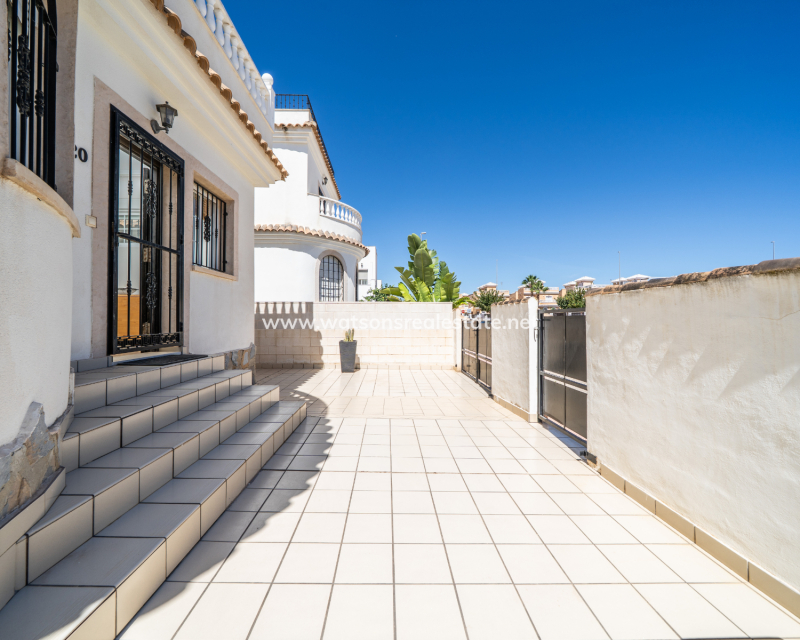 Resale - Fristaende Villa - Urb. La Marina