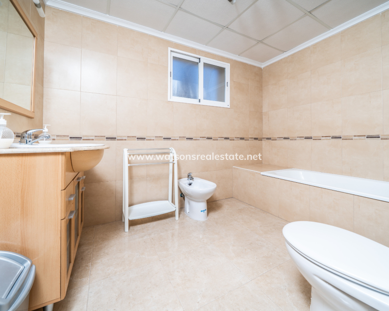 Resale - Fristaende Villa - Urb. La Marina