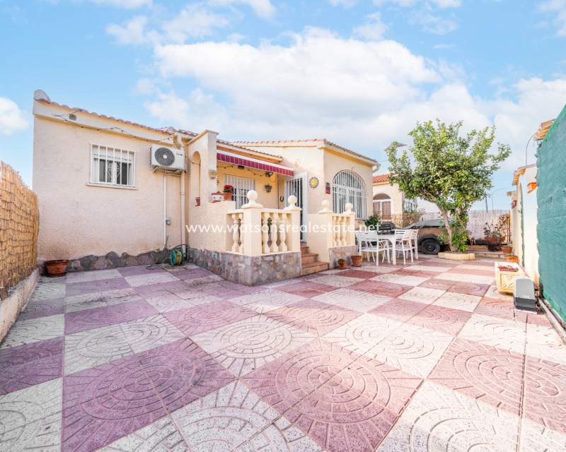 Resale - Fristaende Villa - Urb. La Marina