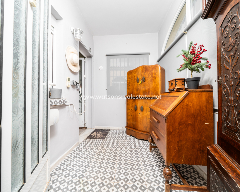 Resale - Fristaende Villa - Urb. La Marina