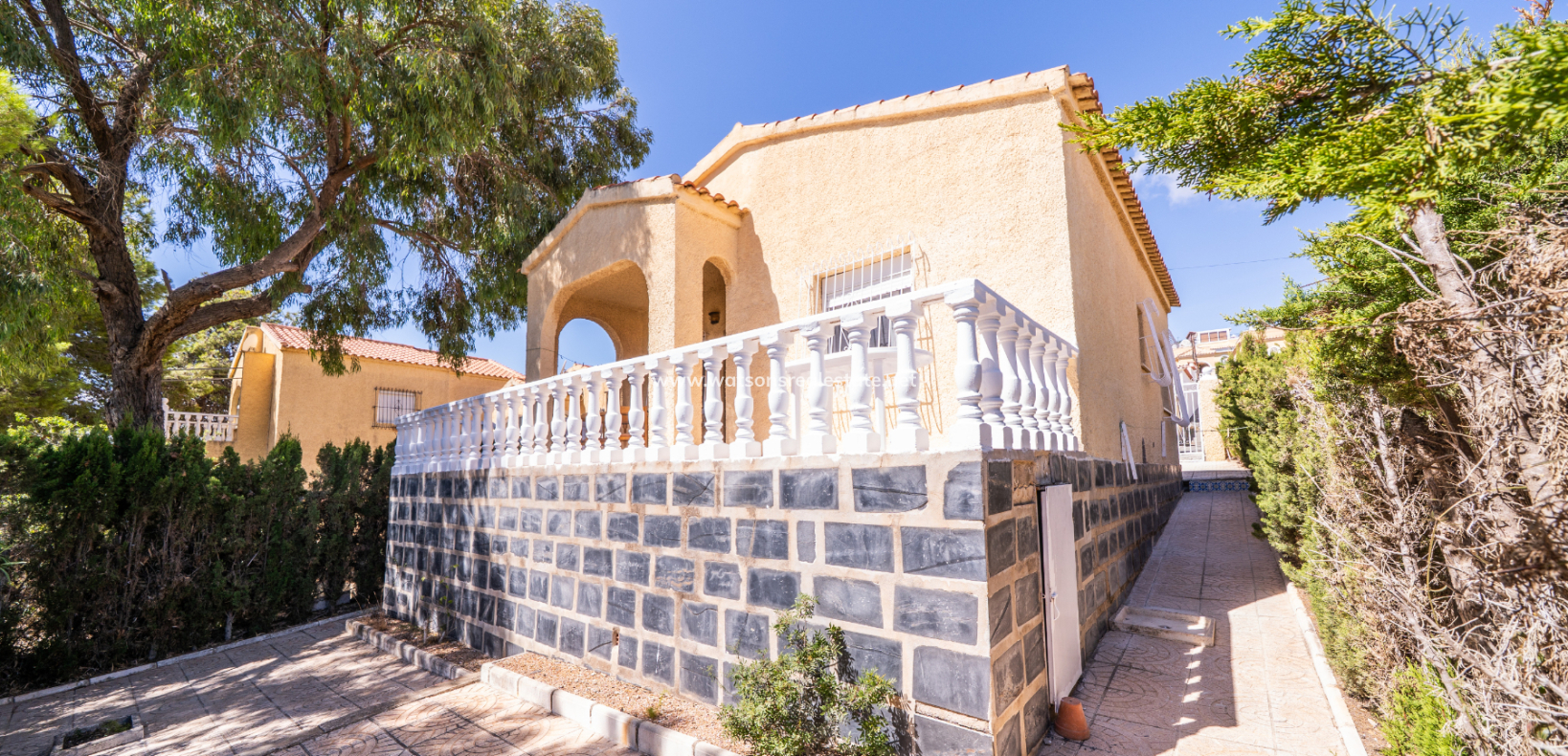 Resale - Fristaende Villa - Urb. La Marina