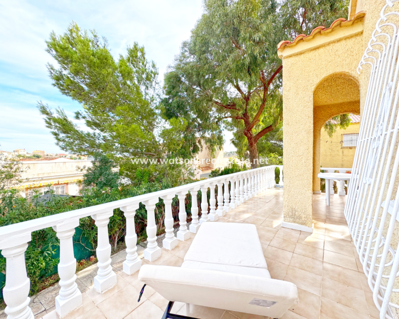 Resale - Fristaende Villa - Urb. La Marina