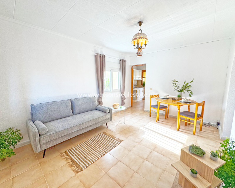 Resale - Fristaende Villa - Urb. La Marina