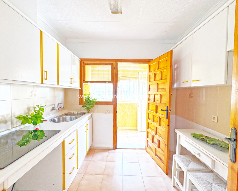 Resale - Fristaende Villa - Urb. La Marina