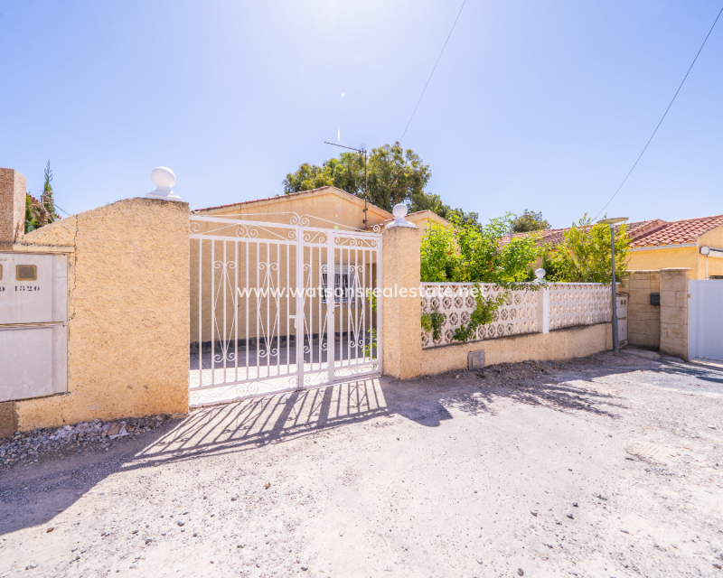 Resale - Fristaende Villa - Urb. La Marina