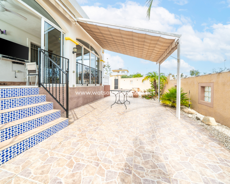 Resale - Fristaende Villa - Urb. La Marina