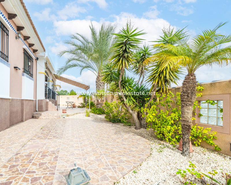 Resale - Fristaende Villa - Urb. La Marina