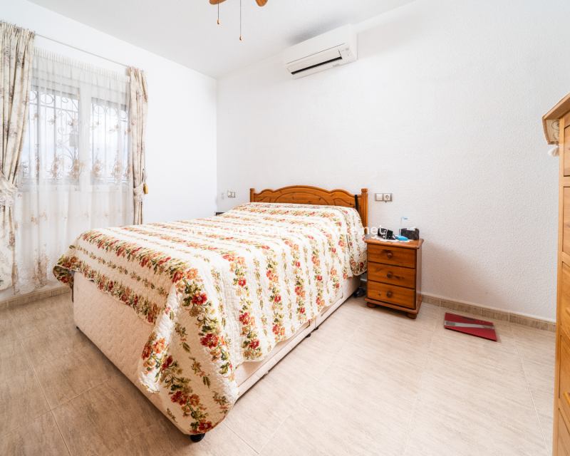 Resale - Fristaende Villa - Urb. La Marina