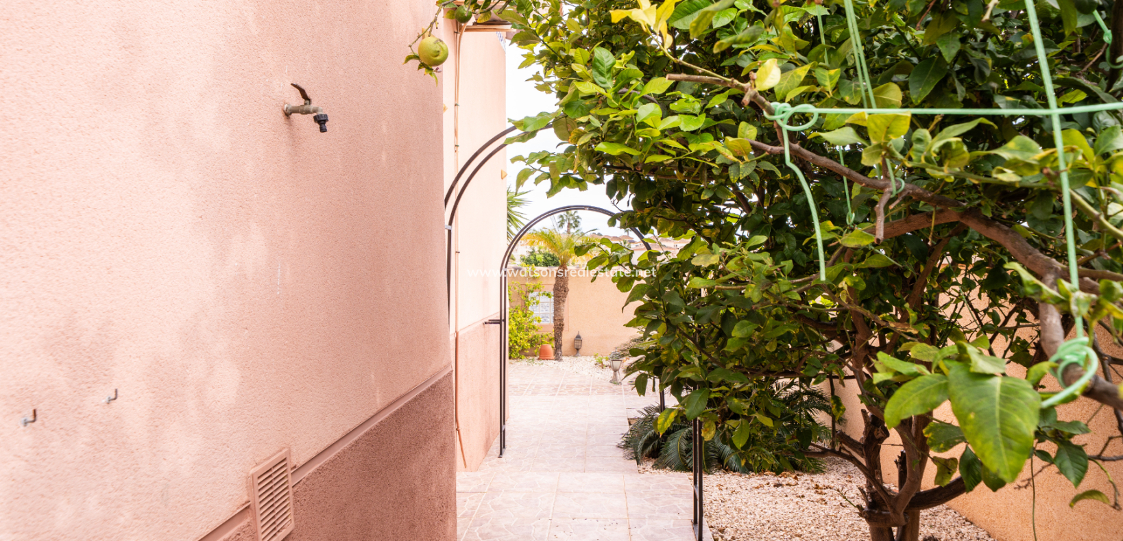 Resale - Fristaende Villa - Urb. La Marina