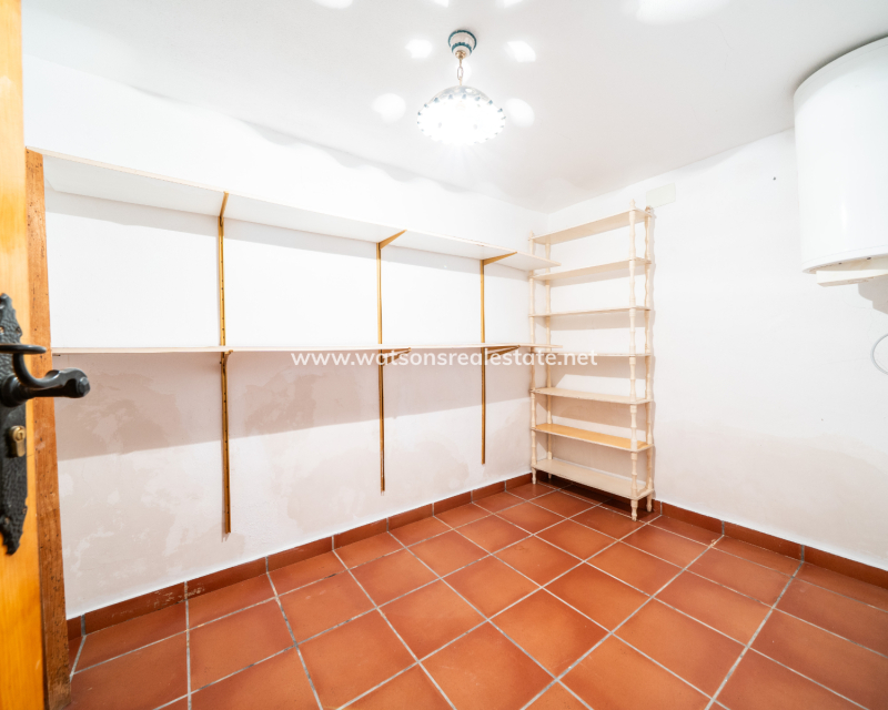 Resale - Fristaende Villa - Urb. La Marina