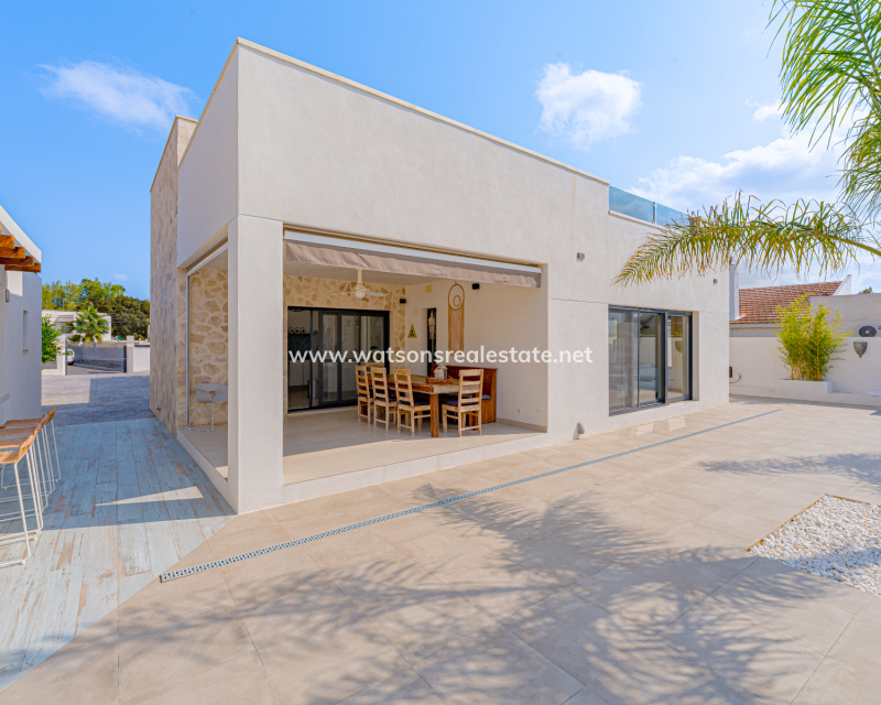 Resale - Fristaende Villa - Urb. La Marina