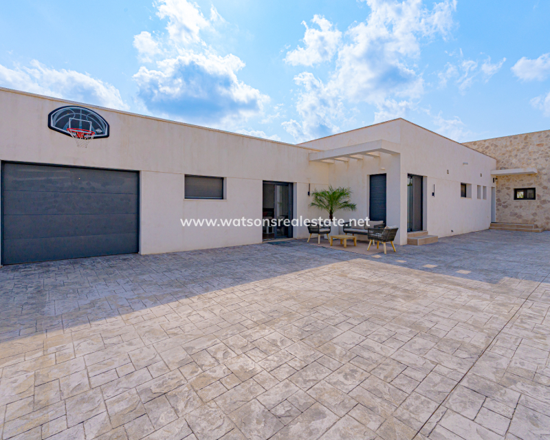 Resale - Fristaende Villa - Urb. La Marina