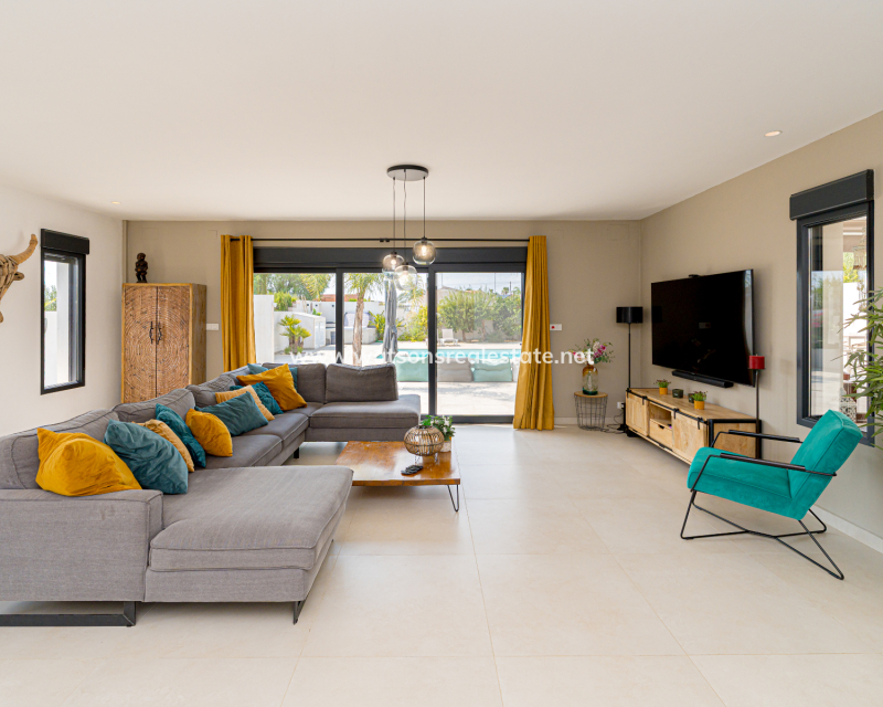 Resale - Fristaende Villa - Urb. La Marina