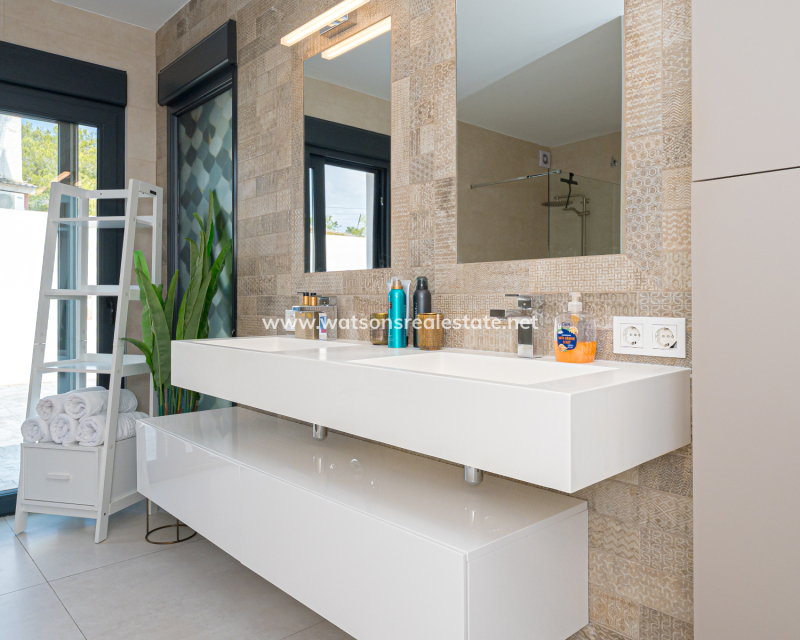 Resale - Fristaende Villa - Urb. La Marina