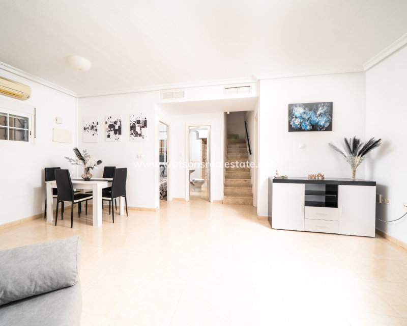 Resale - Fristaende Villa - Urb. La Marina