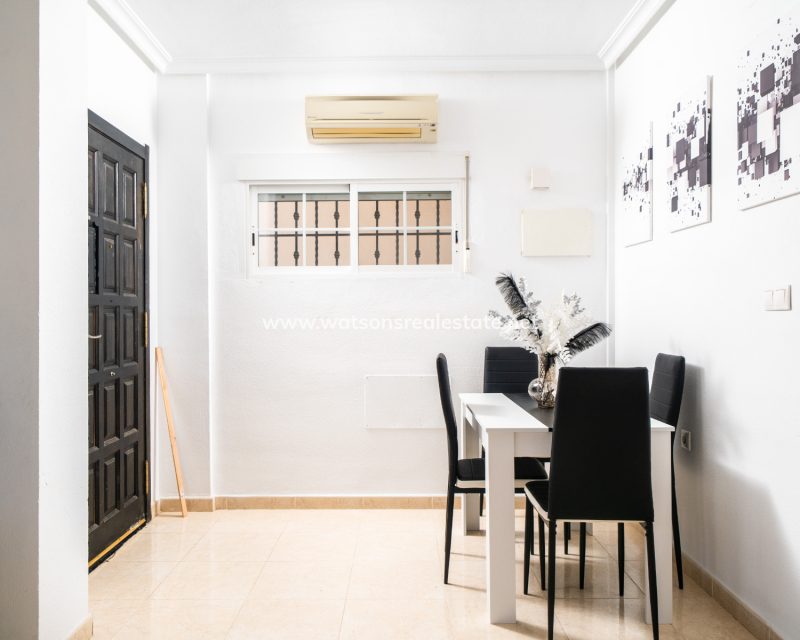 Resale - Fristaende Villa - Urb. La Marina