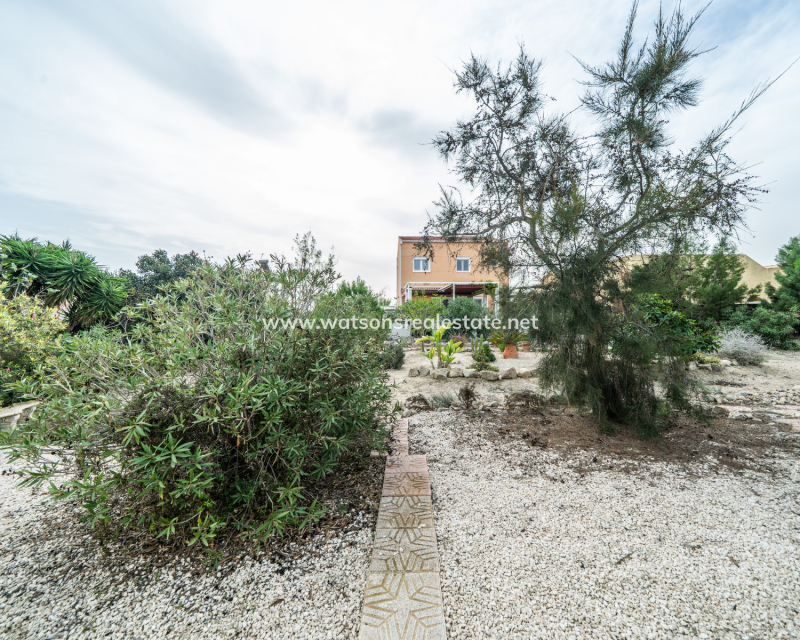 Resale - Fristaende Villa - Urb. La Marina