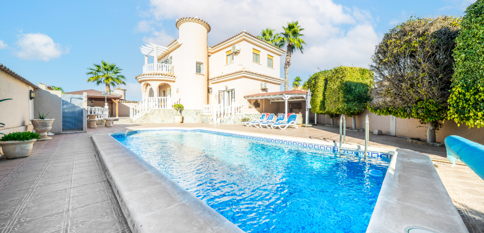 Resale - Fristaende Villa - Urb. La Marina