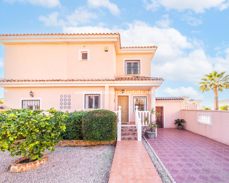 Resale - Fristaende Villa - Urb. La Marina