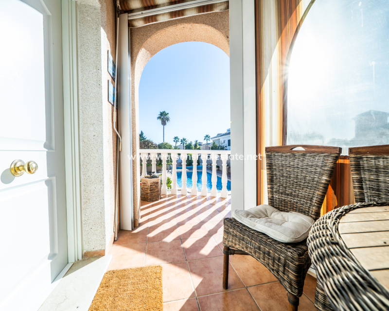 Resale - Fristaende Villa - Urb. La Marina