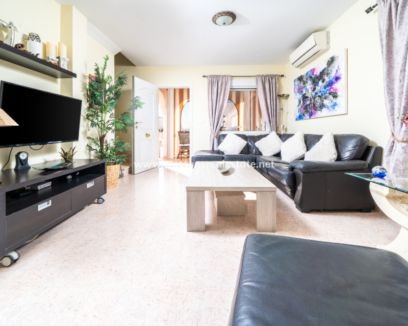 Resale - Fristaende Villa - Urb. La Marina