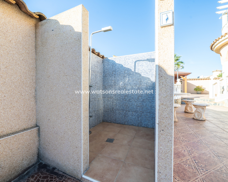 Resale - Fristaende Villa - Urb. La Marina