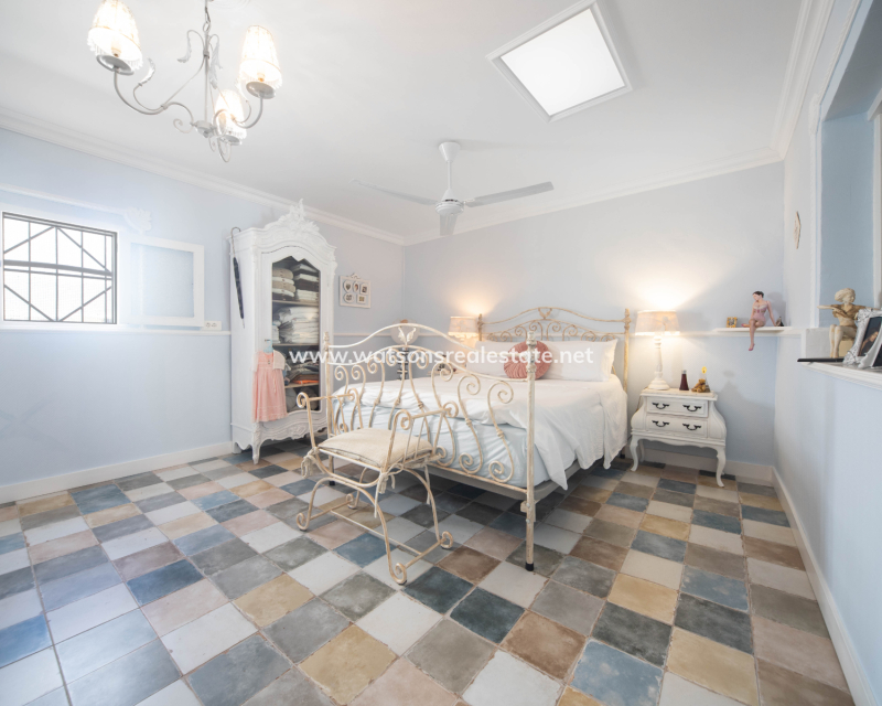 Resale - Fristaende Villa - Urb. La Marina