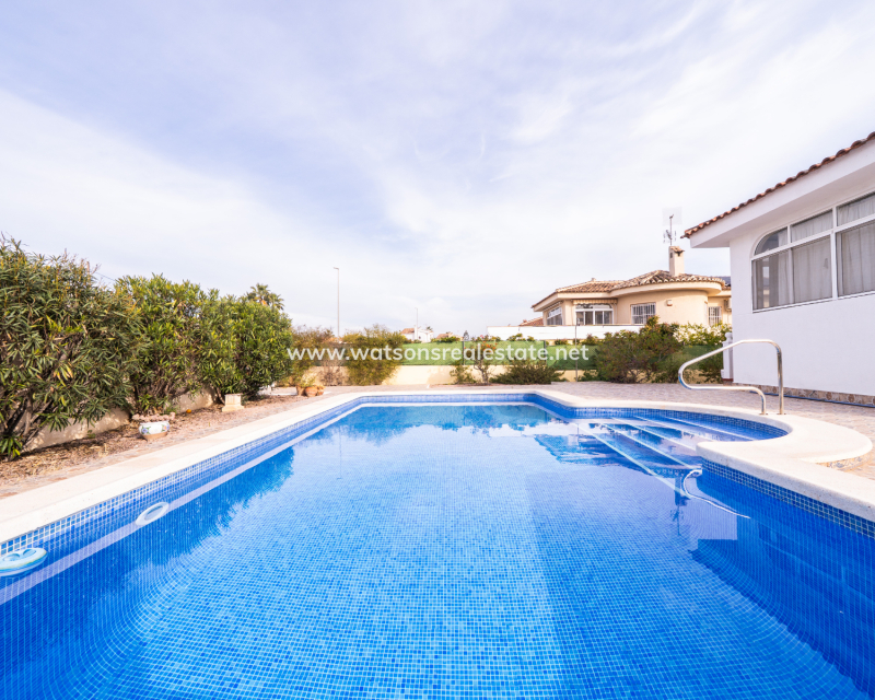 Resale - Fristaende Villa - Urb. La Marina