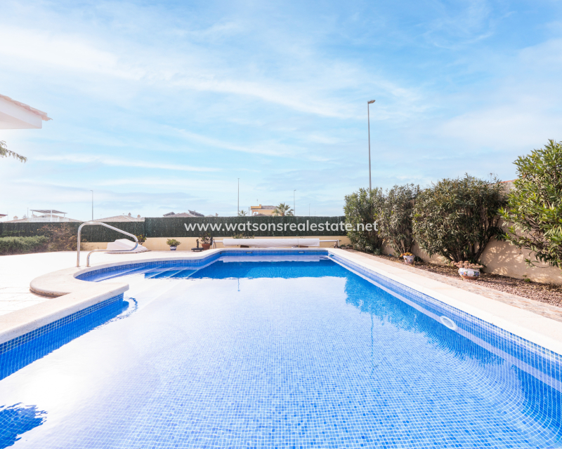 Resale - Fristaende Villa - Urb. La Marina