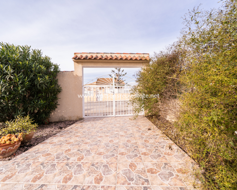 Resale - Fristaende Villa - Urb. La Marina