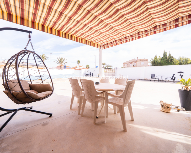 Resale - Fristaende Villa - Urb. La Marina