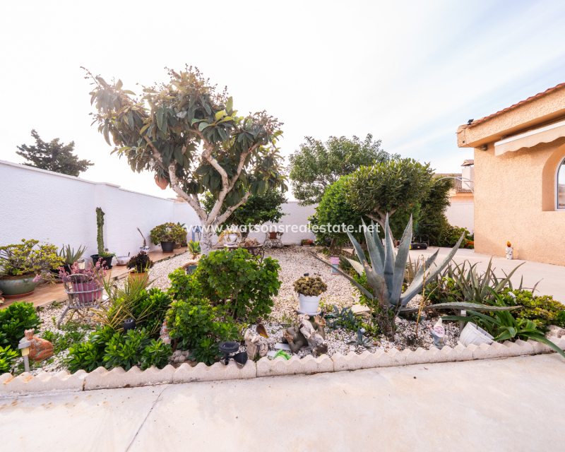 Resale - Fristaende Villa - Urb. La Marina