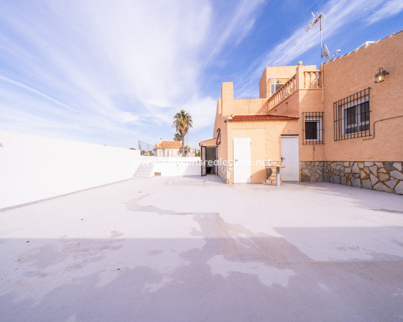 Resale - Fristaende Villa - Urb. La Marina