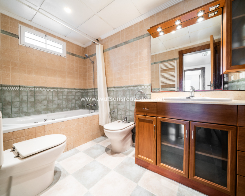 Resale - Fristaende Villa - Urb. La Marina