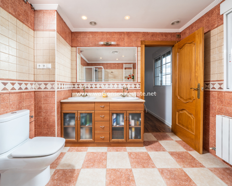 Resale - Fristaende Villa - Urb. La Marina