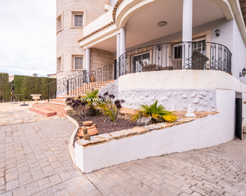 Resale - Fristaende Villa - Urb. La Marina