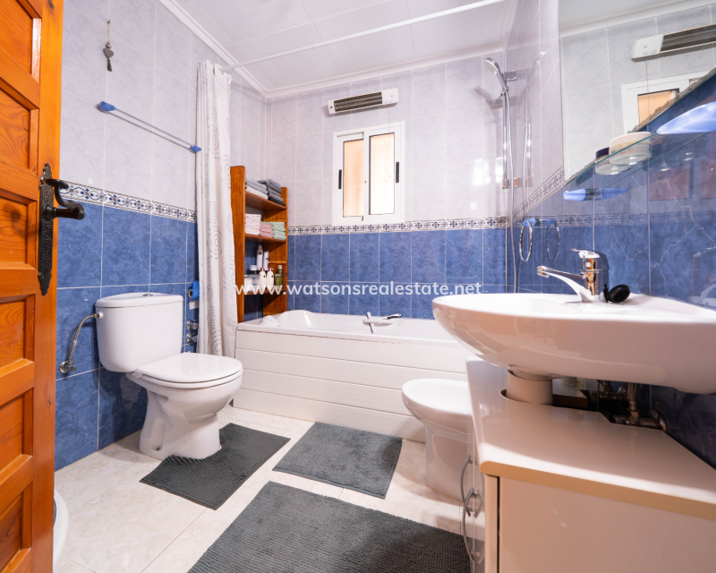 Resale - Fristaende Villa - Urb. La Marina