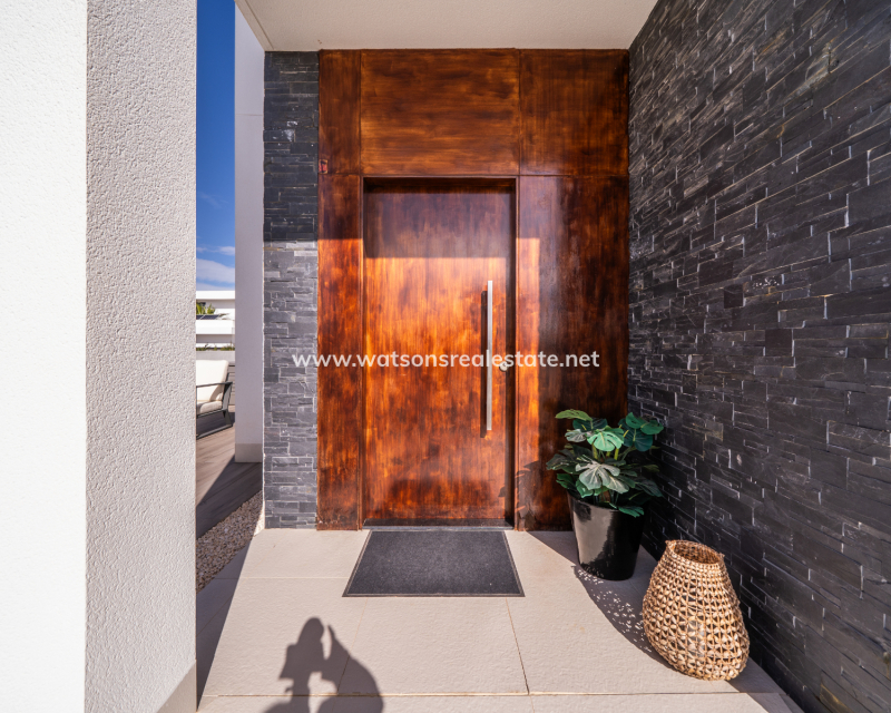 Resale - Fristaende Villa - Urb. La Marina