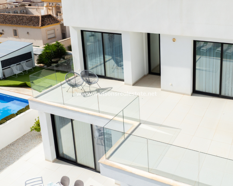 Resale - Fristaende Villa - Urb. La Marina