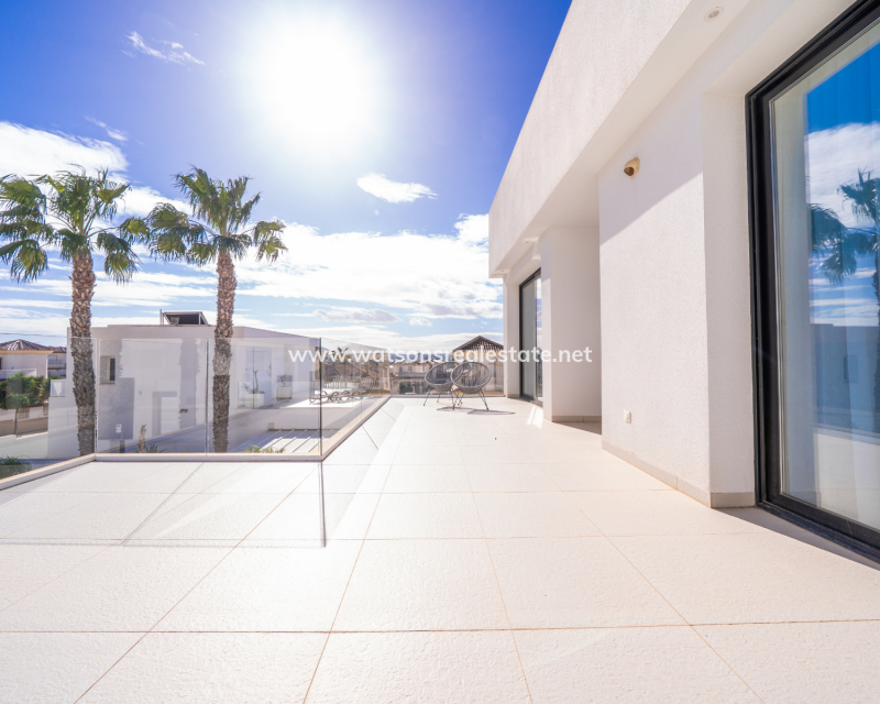 Resale - Fristaende Villa - Urb. La Marina