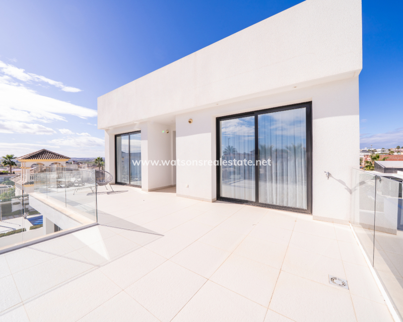 Resale - Fristaende Villa - Urb. La Marina