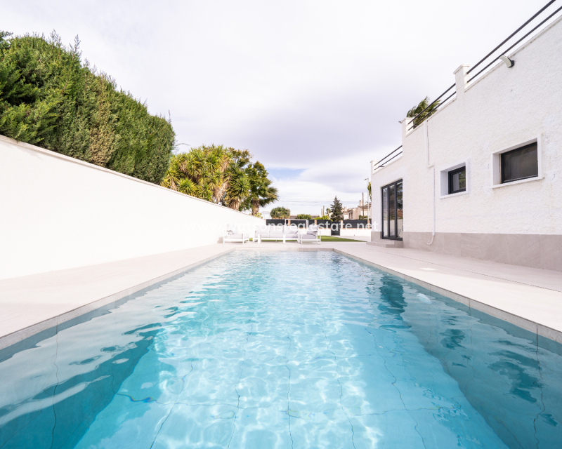 Resale - Fristaende Villa - Urb. La Marina