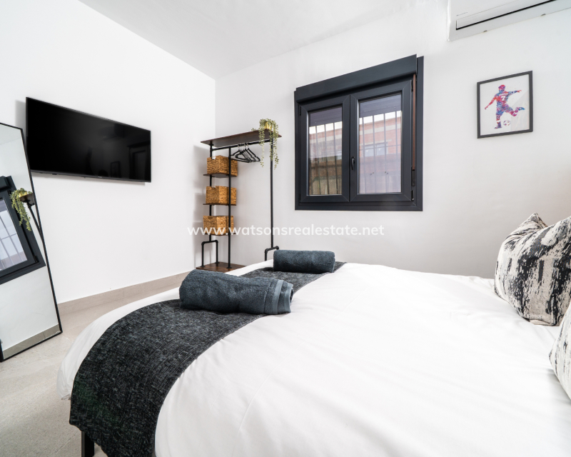 Resale - Fristaende Villa - Urb. La Marina