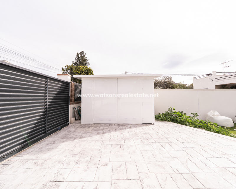 Resale - Fristaende Villa - Urb. La Marina