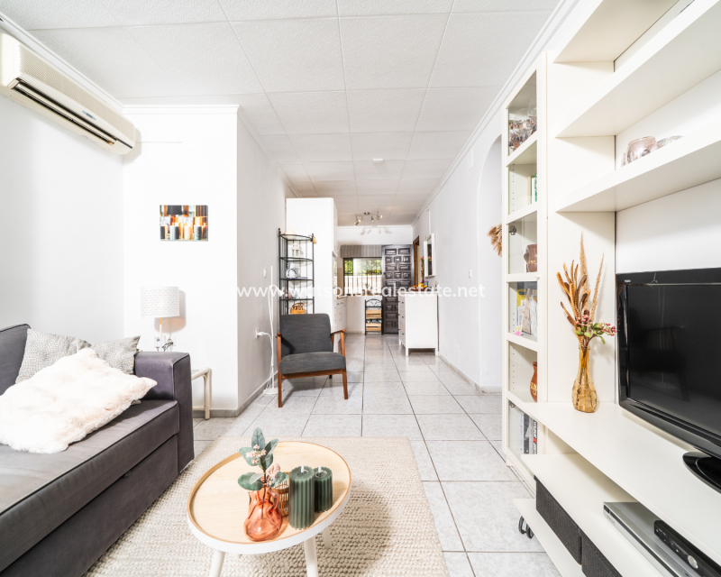 Resale - Fristaende Villa - Urb. La Marina